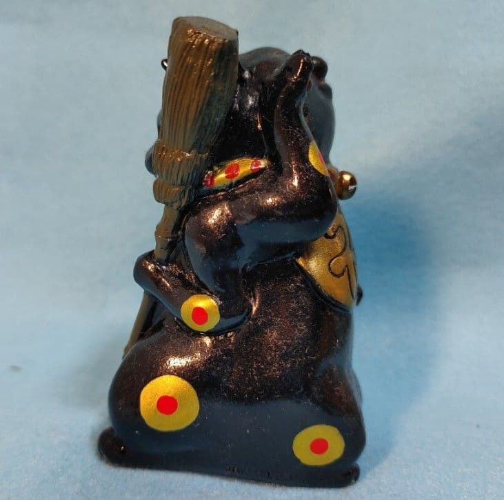 追い出し猫 招き猫 ソフビ 黒猫 墓場の画廊限定 縁起物