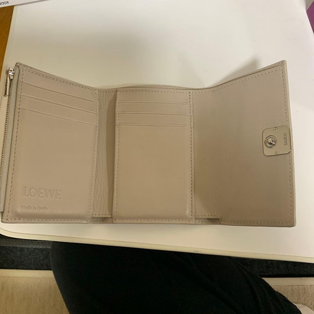 LOEWE ロエベ　三つ折り財布　ベージュ アナグラム