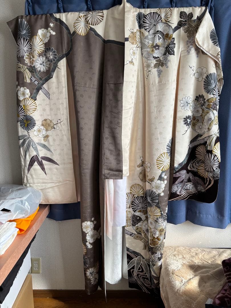 アリエル 振袖 成人式 グレー系花柄振袖