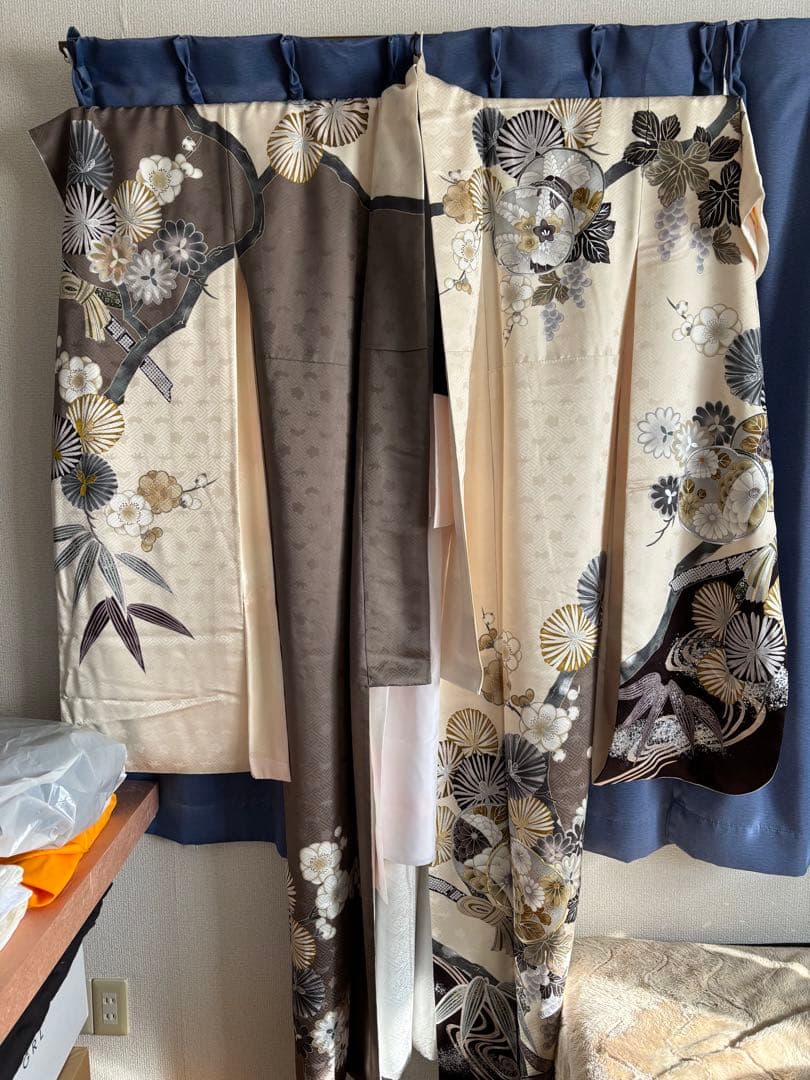 アリエル 振袖 成人式 グレー系花柄振袖