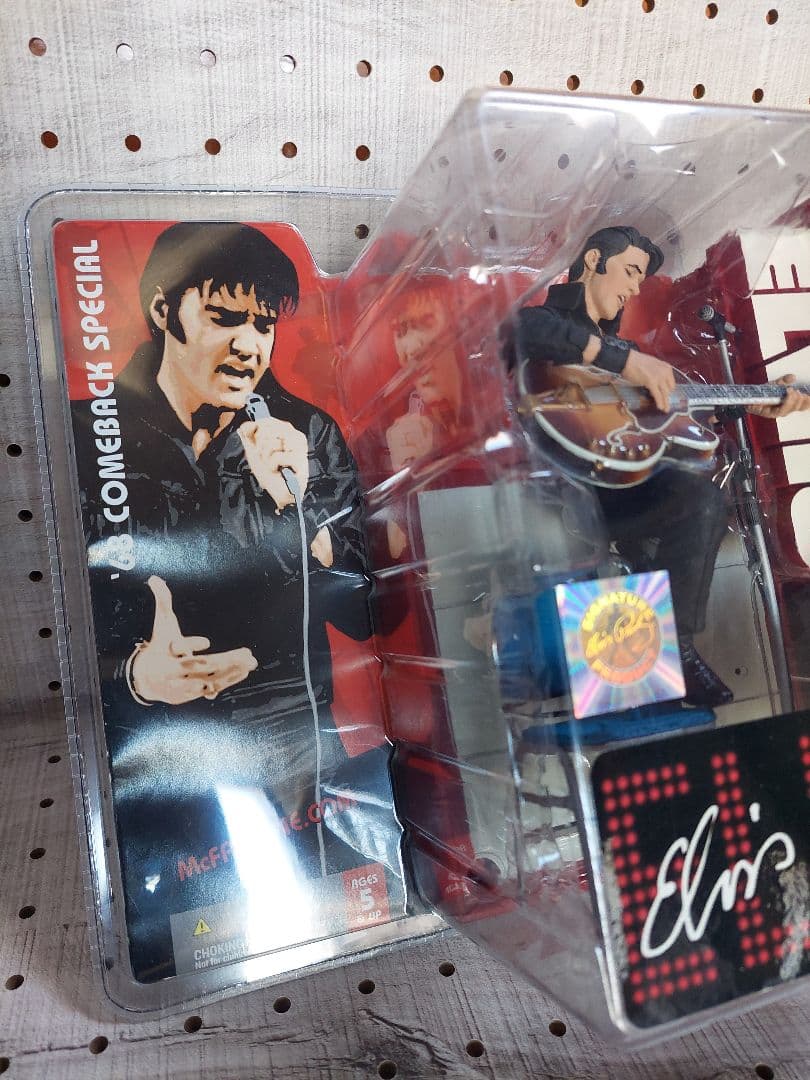 マクファーレントイズ　エルビス・プレスリー　フィギュア