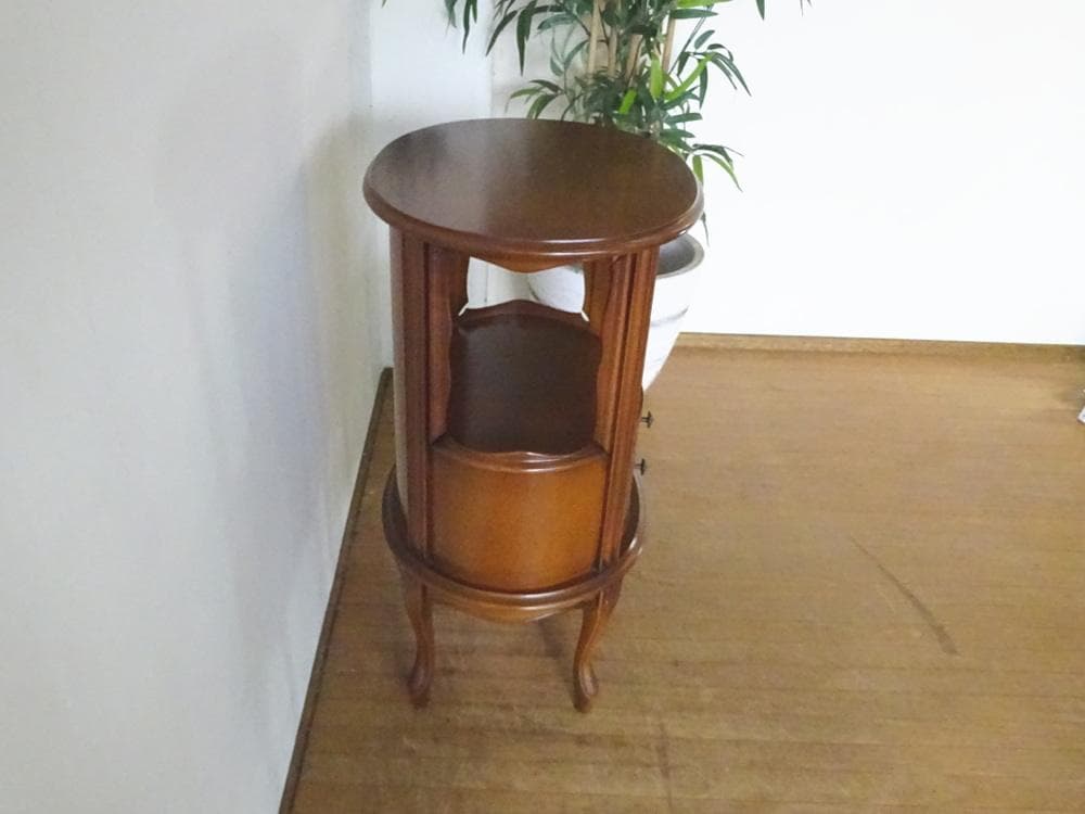 ともこ　イタリア家具　キャビネット　電話台　花台　ヨーロピアン　猫脚　美品