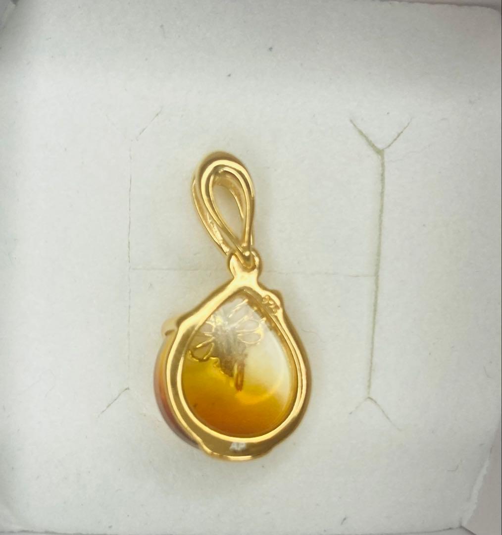 【新品】S&A ペンダントトップ 蜂　サンライズ　万博・ポーランド館　琥珀