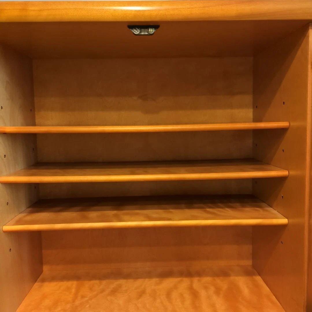 木製ガラス扉キャビネット