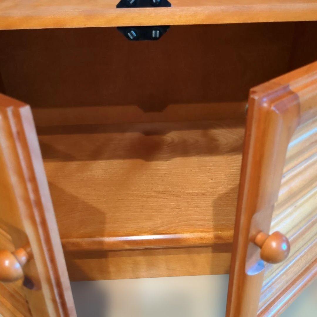 木製ガラス扉キャビネット