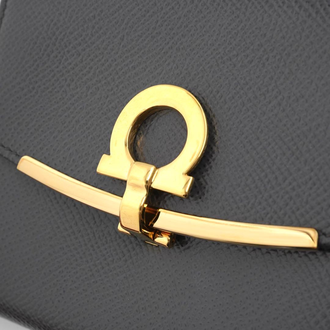 ✨新品未使用・箱付✨　Ferragamo ミニ財布　ガンチーニクロジャー　グレー