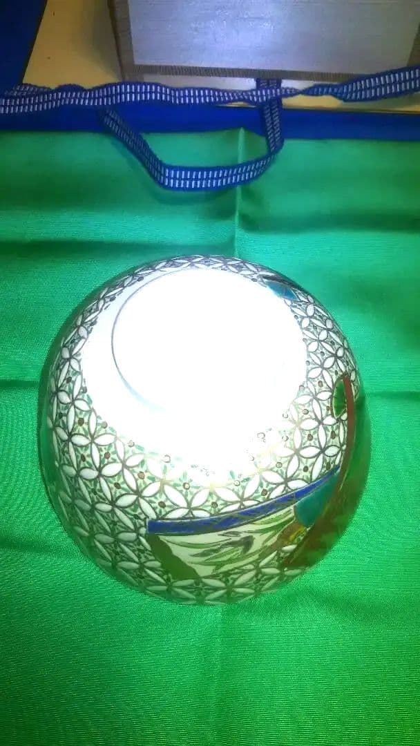 茶碗、色絵四季草花、橋本永豊作。