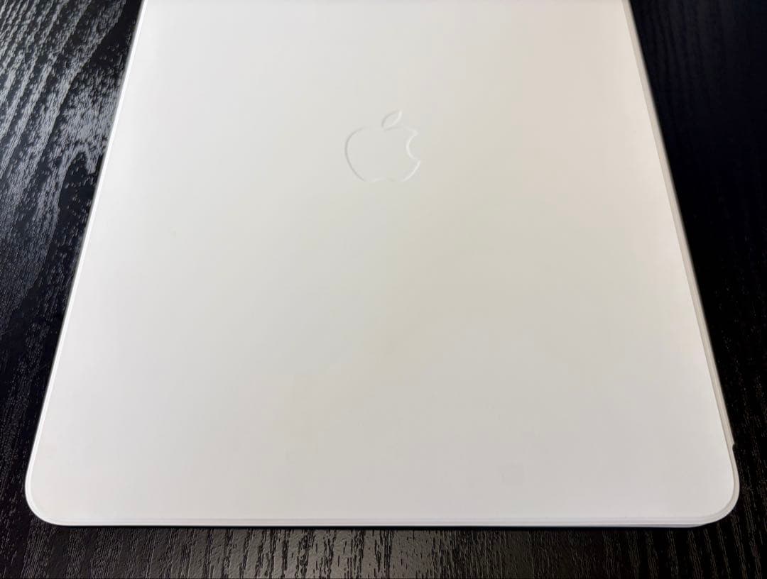 【極美品】13インチiPad Pro（M4）用Smart Folio ホワイト