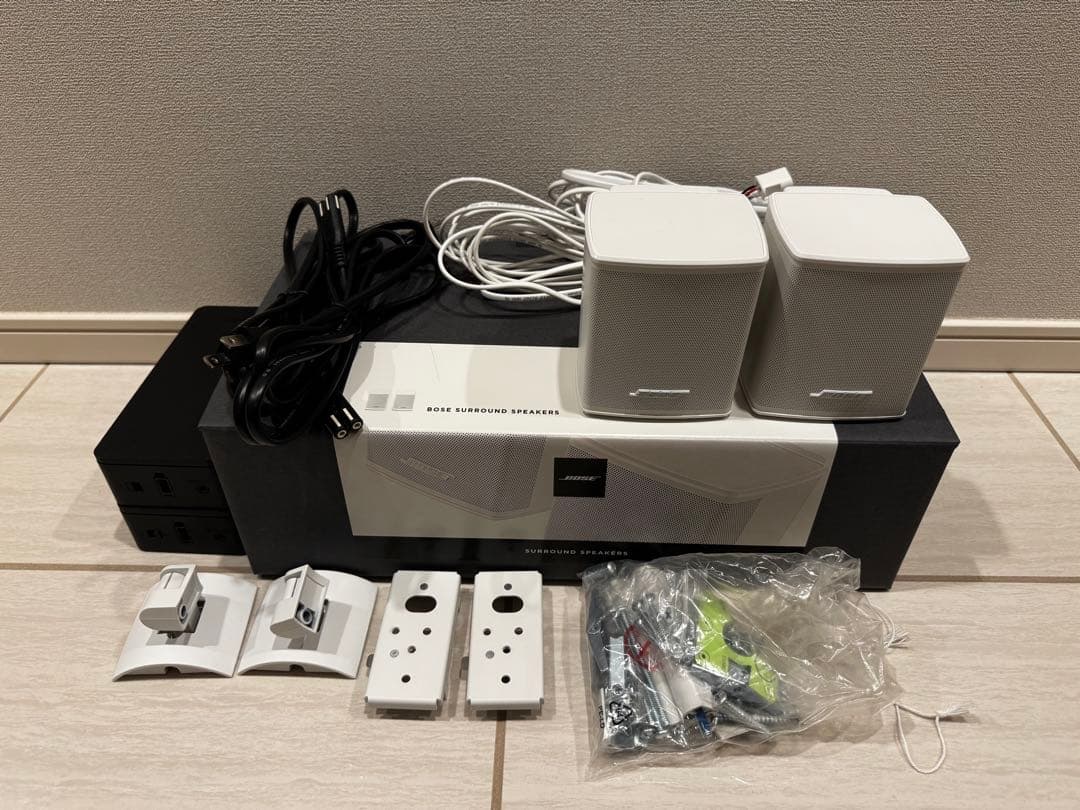 BOSE SURROUND SPEAKERS ホワイト 純正壁掛け金具セット