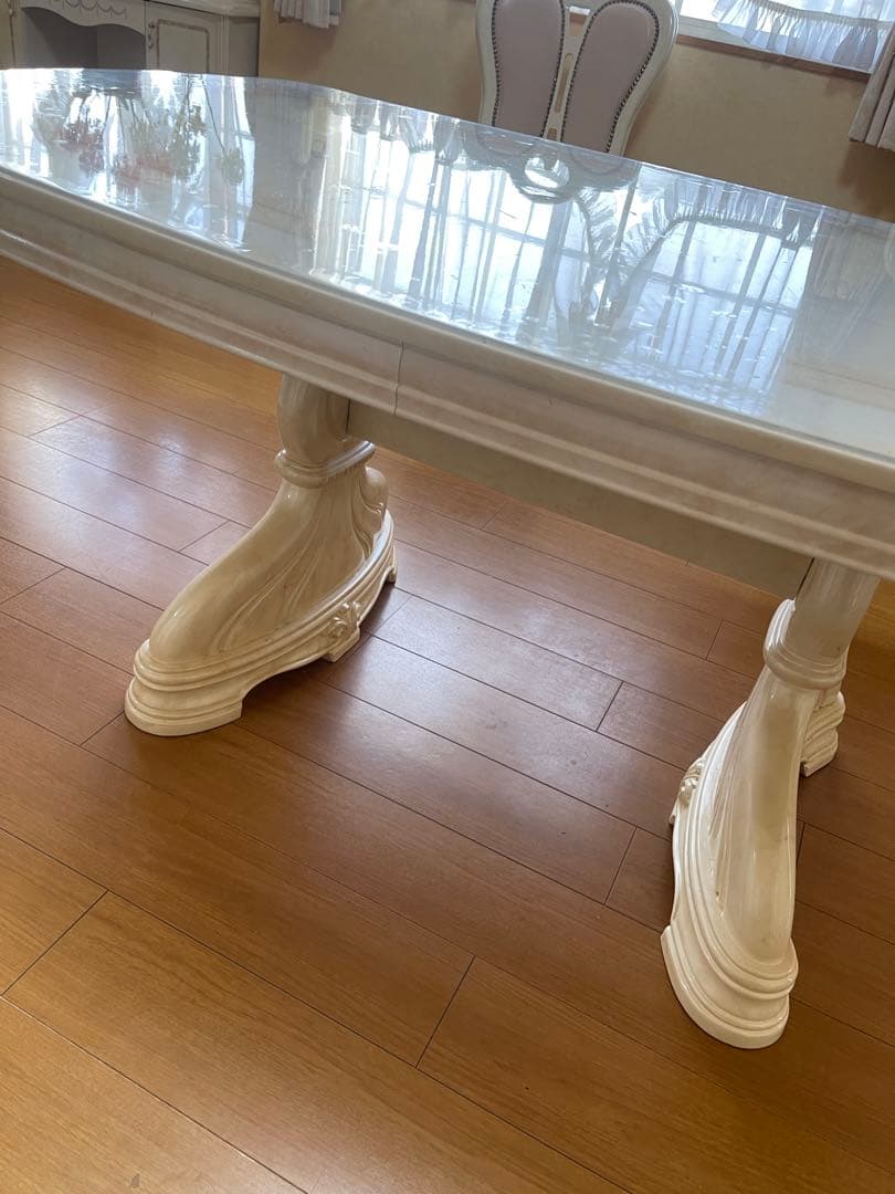 イタリアサルタレッリ　ホワイト楕円形クラシックテーブル