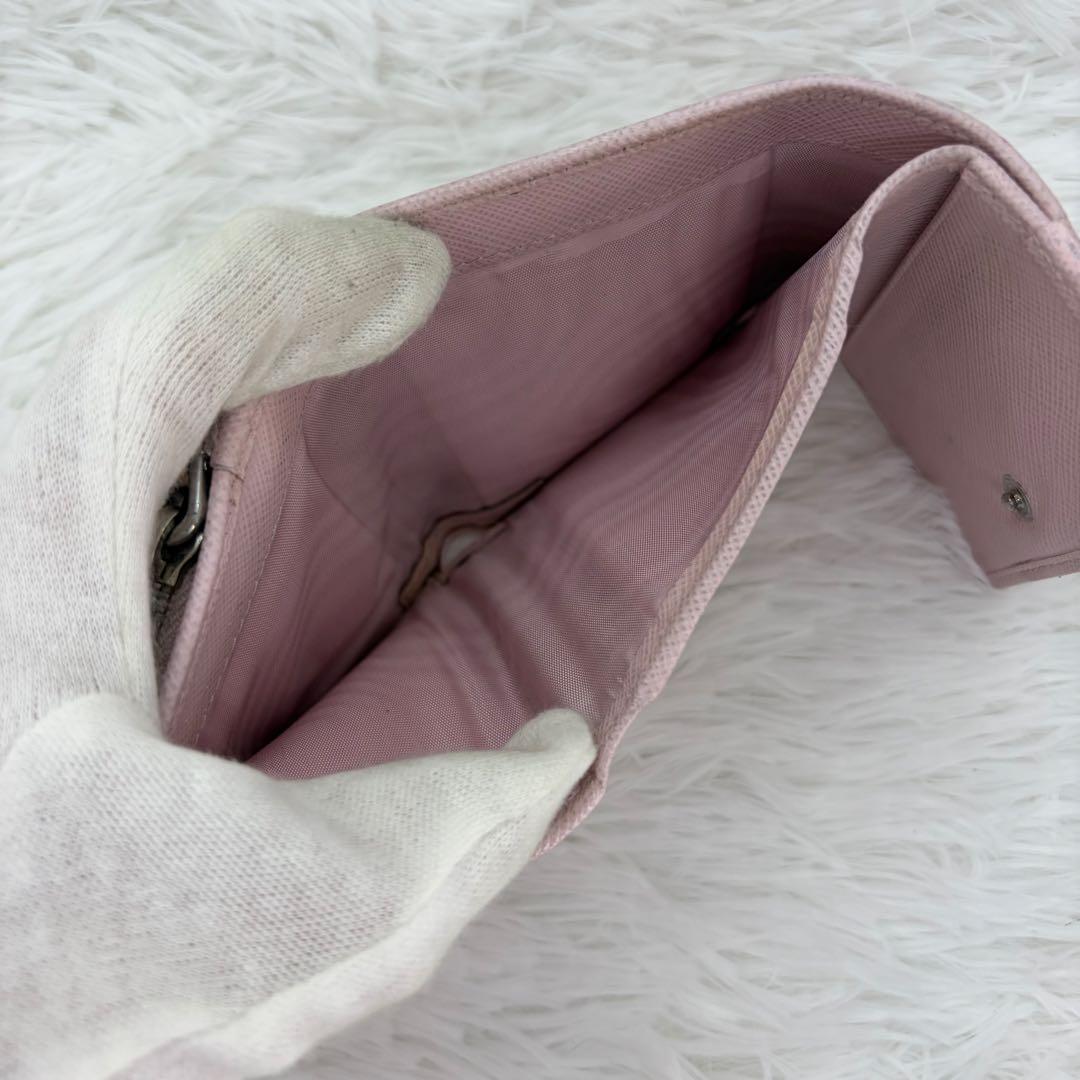 美品✨プラダ 三つ折り財布 サフィアーノ 三角ロゴ レザー　ピンク