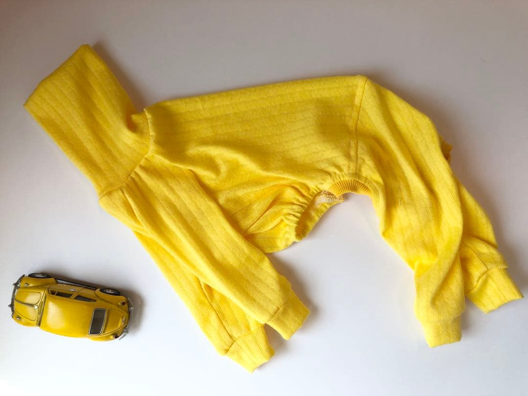 明るいイエローロンパース　Sサイズ　イタグレ服