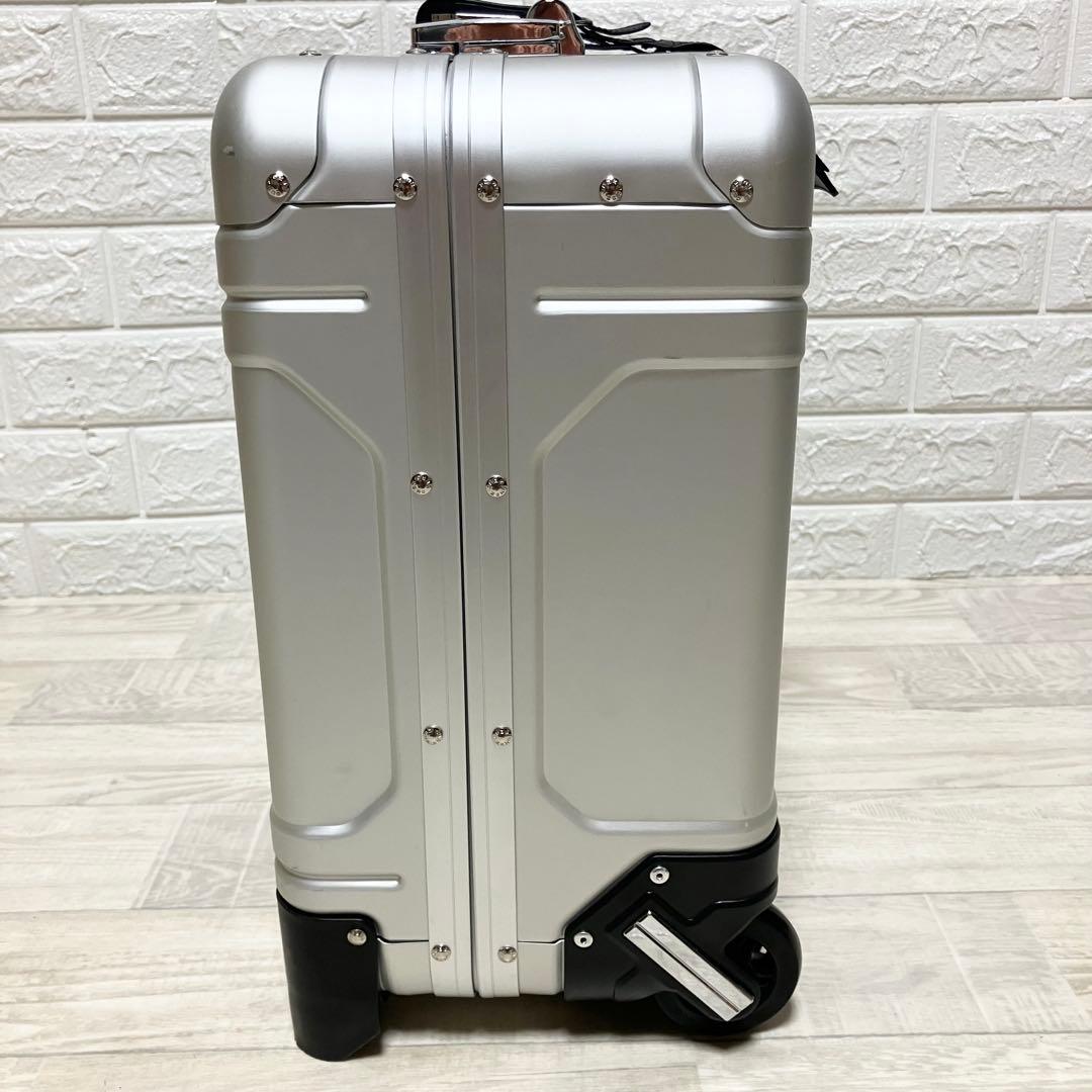 【廃盤品】美品！ビジネスマンに！ゼロハリバートン　アルミ製 キャリーケース　2輪