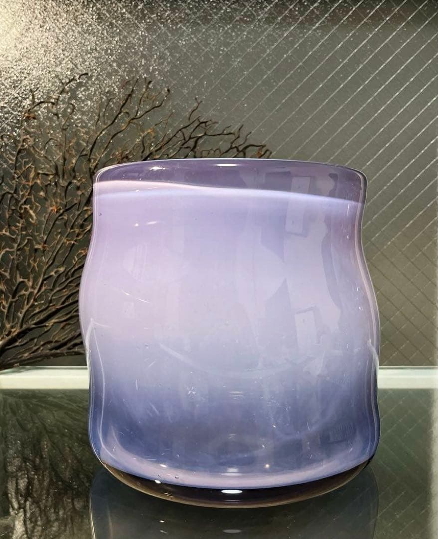 骨董　時代ガラス　淡紫色　乳白色暈し　括れ寸胴型　水指　花器　ウランガラス