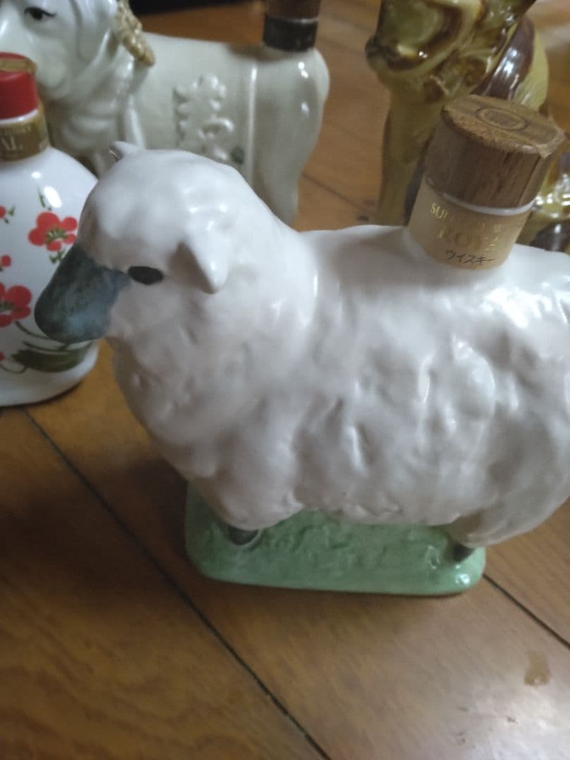 サントリーローヤル　干支ボトル　兎　虎　戌　未