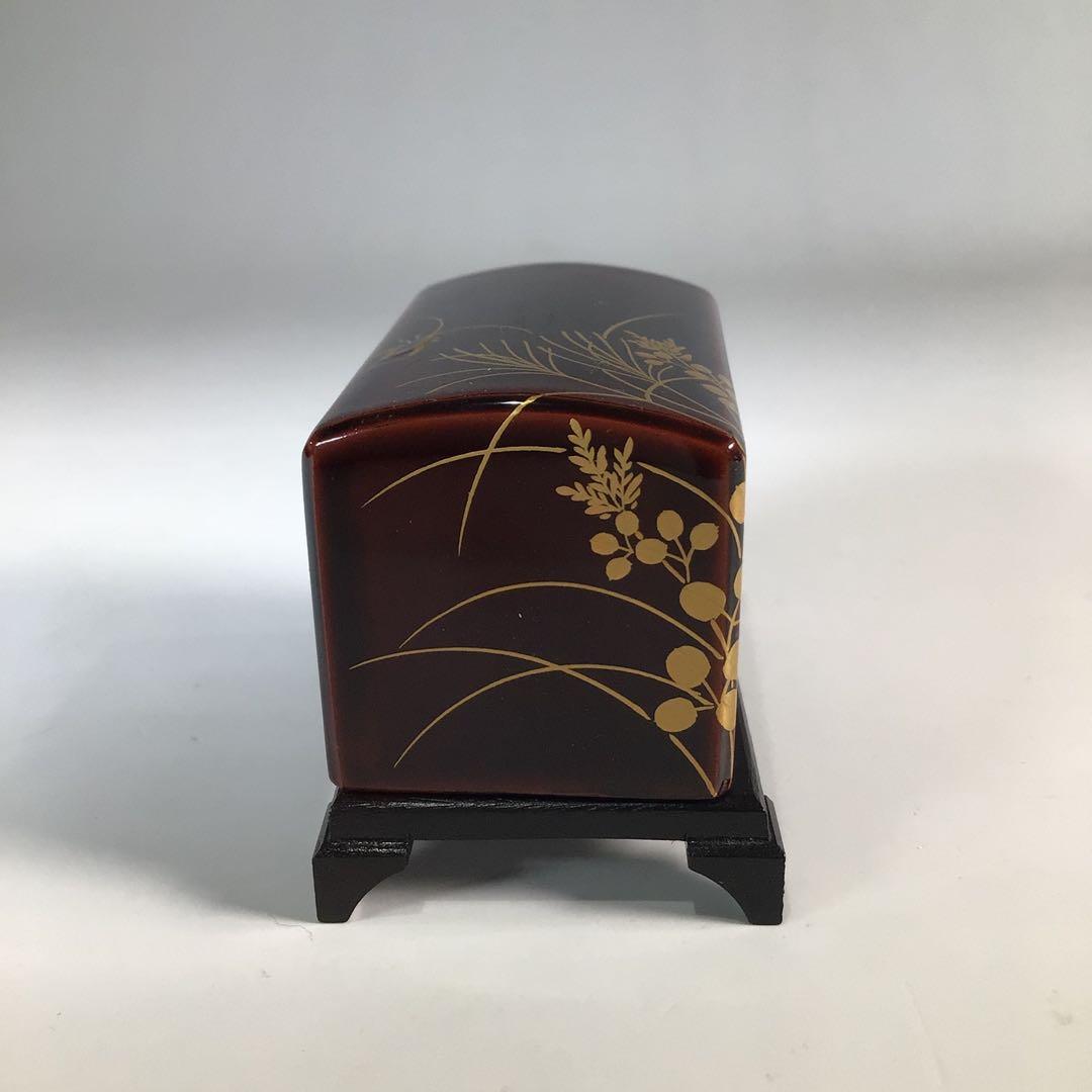 Ｎ１０００　香合　『道場宗廣作』『溜塗』『虫草蒔絵』『虫籠香合』　共箱　茶道具