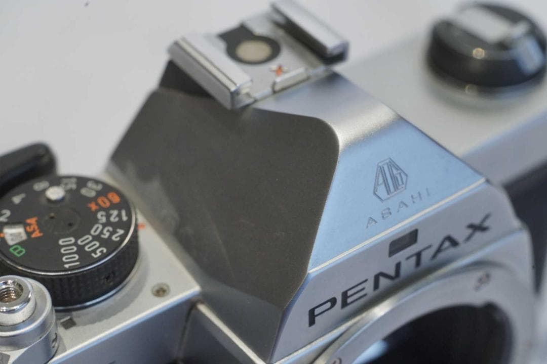 PENTAX MXとパンケーキ40ミリレンズ　どちらも難あり