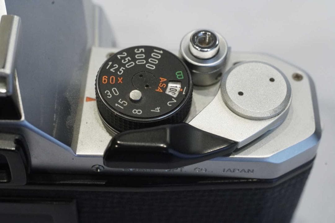 PENTAX MXとパンケーキ40ミリレンズ　どちらも難あり