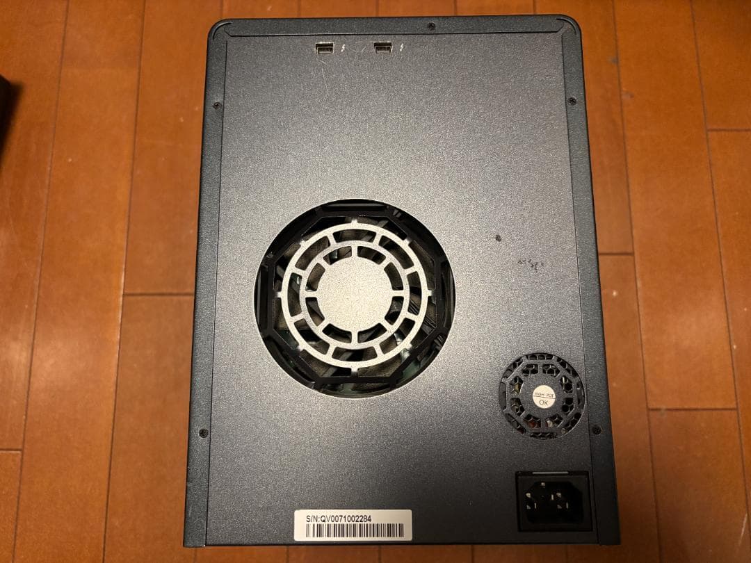 T*5様 Pegasus2 R6 6ベイ NAS 4TBドライブ