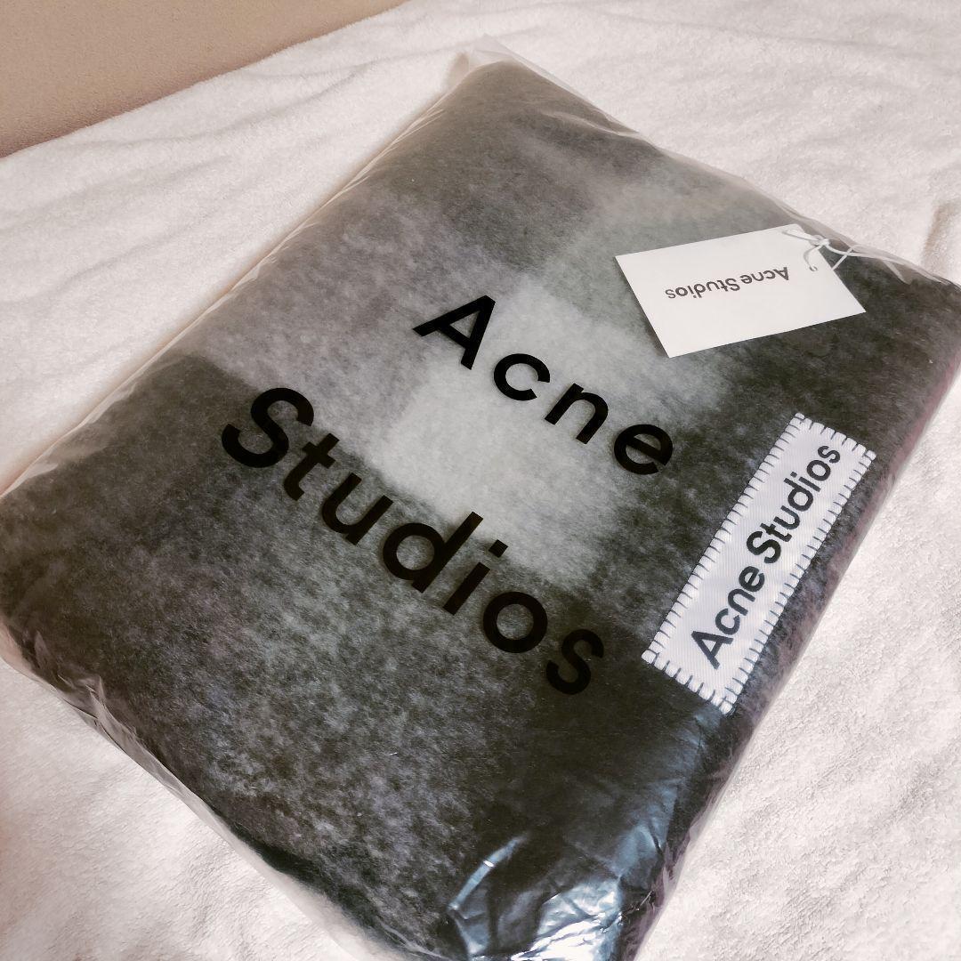 タグ付き　Acne Studios モヘアチェックスカーフ