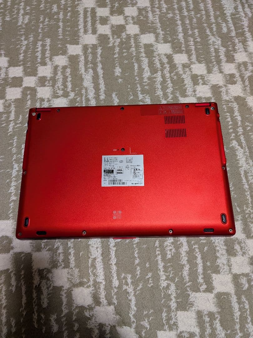 富士通 LIFEBOOK UH90/B3 レッド