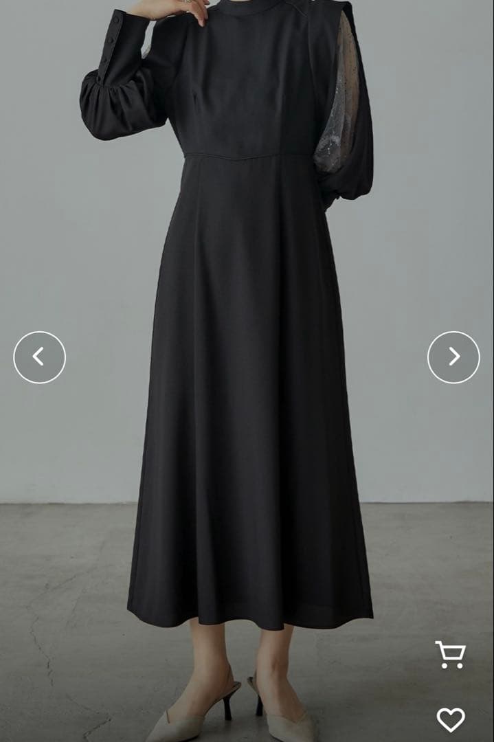 美品　niana ニアナ　スリーブスリット刺繍レースフレアドレス　M ブラック