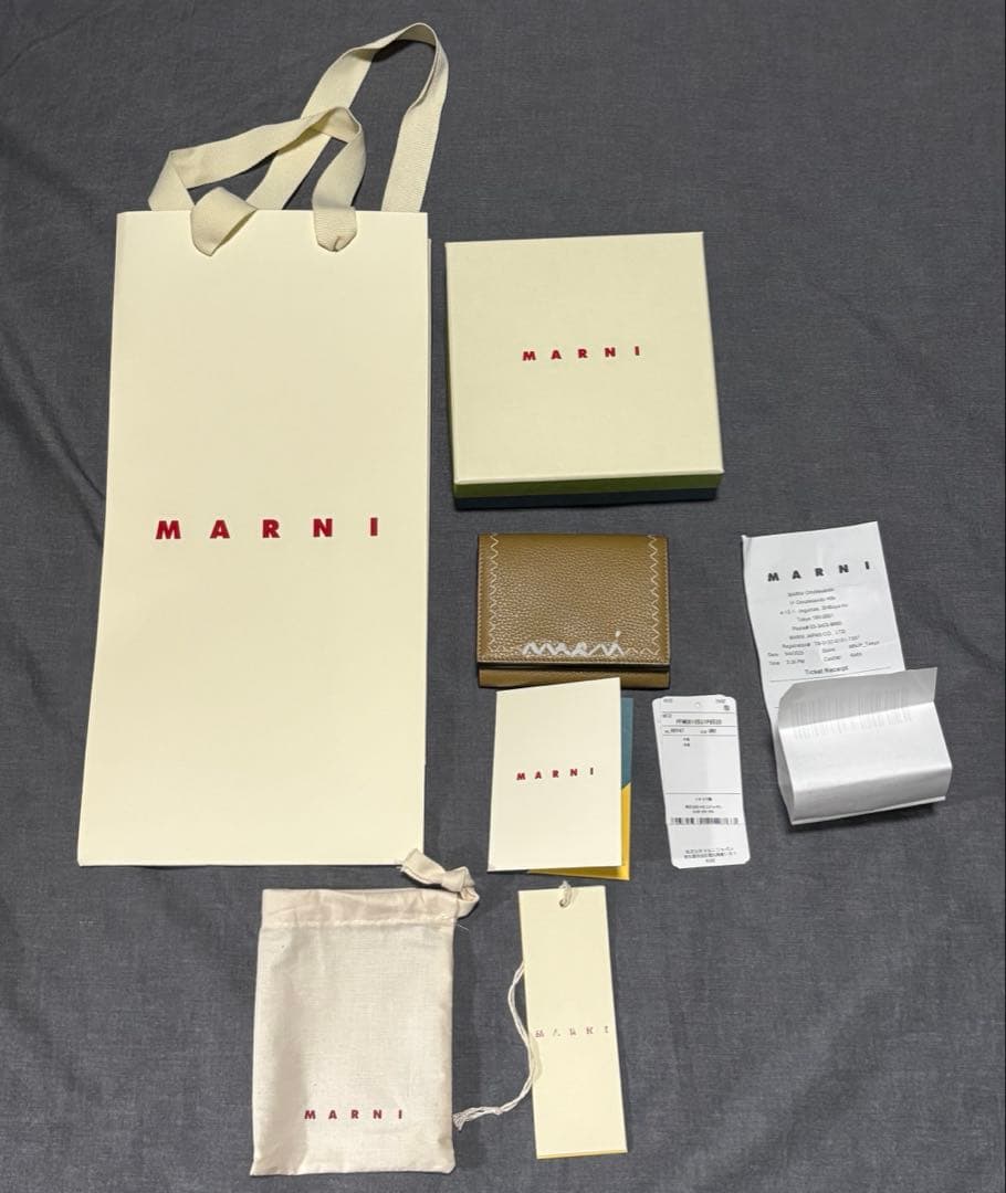 【新品未使用】MARNI マルニ 三つ折りウォレット 財布 刺繍 スティッチ