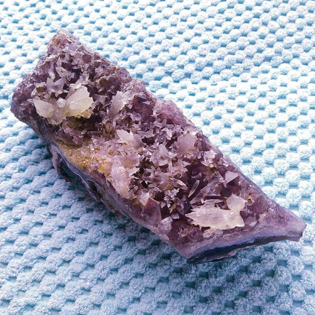 ⑭珍品! アメジスト ドッグトゥース カルサイト共生 犬牙状 原石 クラスター