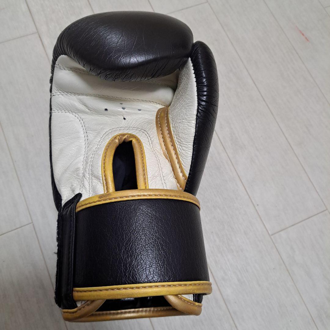 ISAMI BOXER ボクシンググローブ 黒/金　10オンス