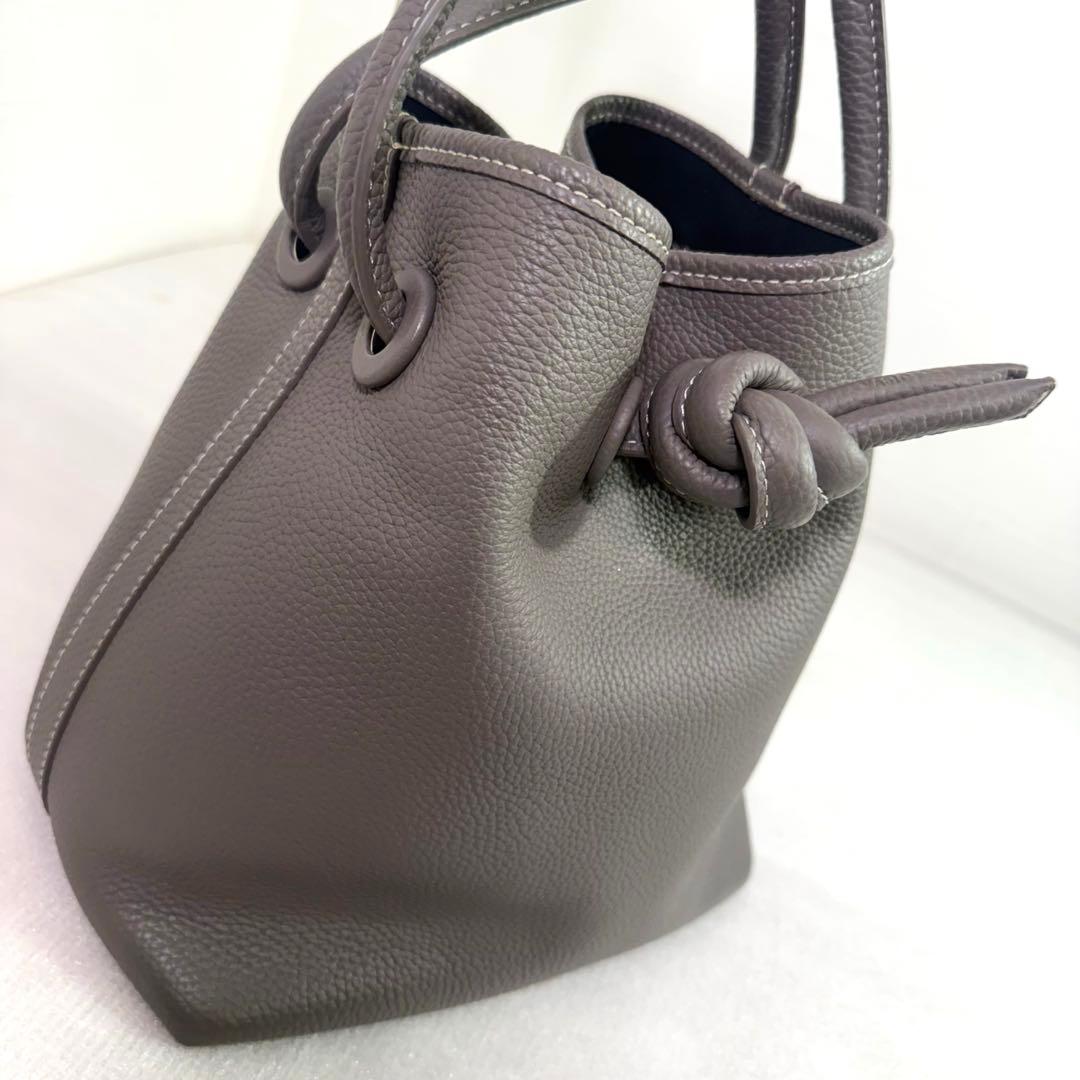 美品　ヴァジック ショルダーバッグ　ボンド グレー　レザー　ハンドバッグ