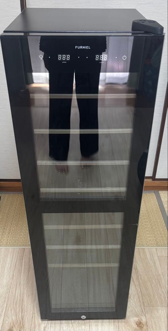 さくら製作所のワインセラー「FURNIELSAB-90G(PB)」　ブラック