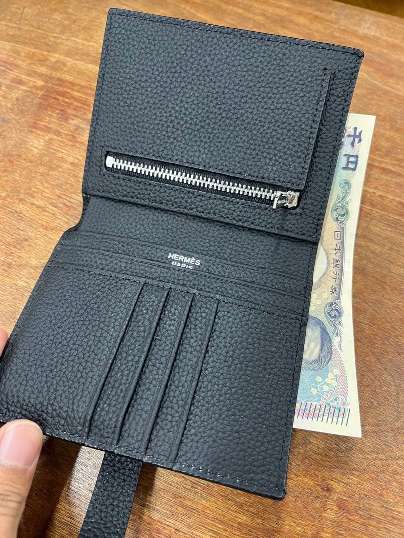 HERMESブラック べアン 二つ折り財布