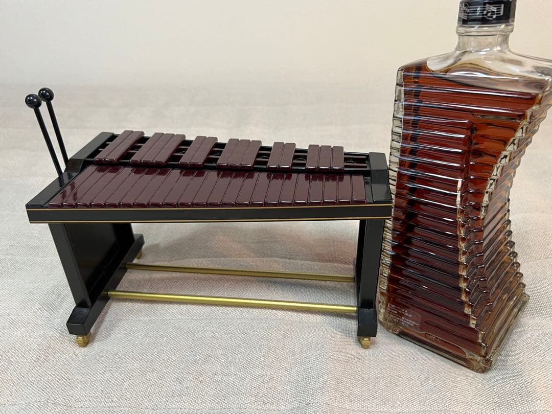 サントリーブランデー エクストラ　マリンバ型ボトル 楽器