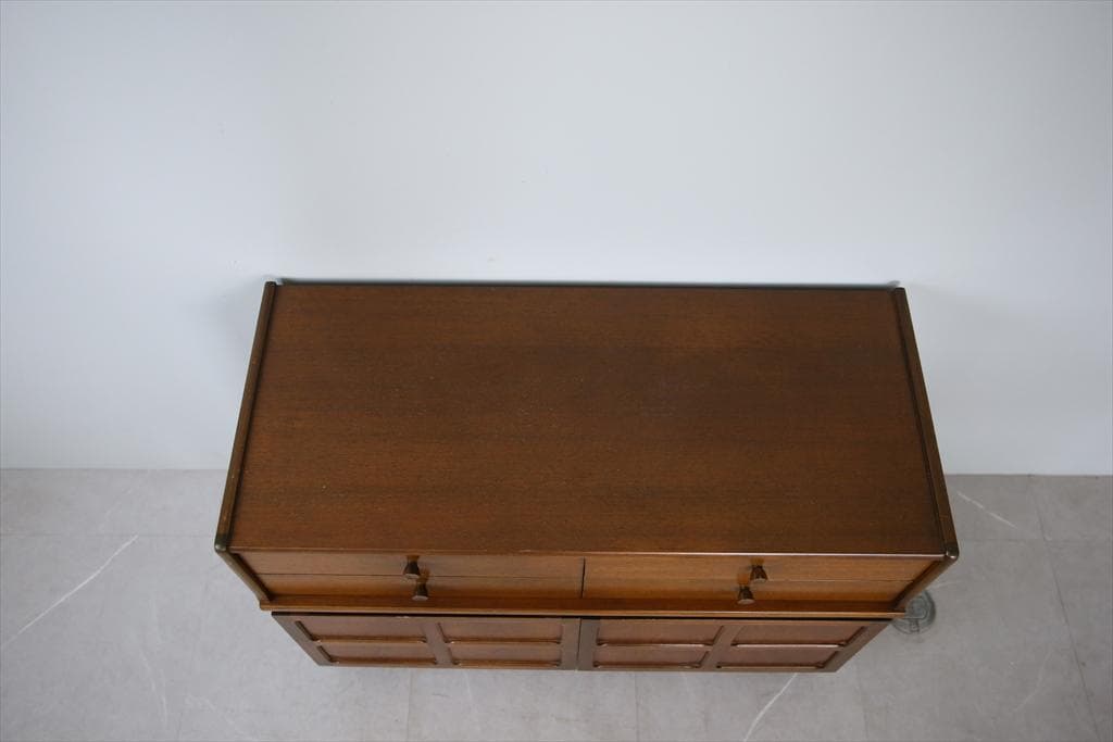 英国アンティークNathanネイサン製キャビネット/サイドボード(91-88)