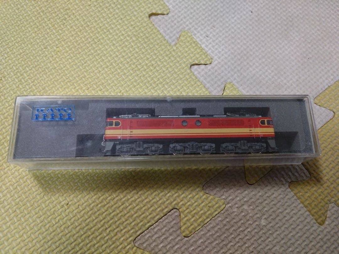 Nゲージ 電気機関車 赤/黄色