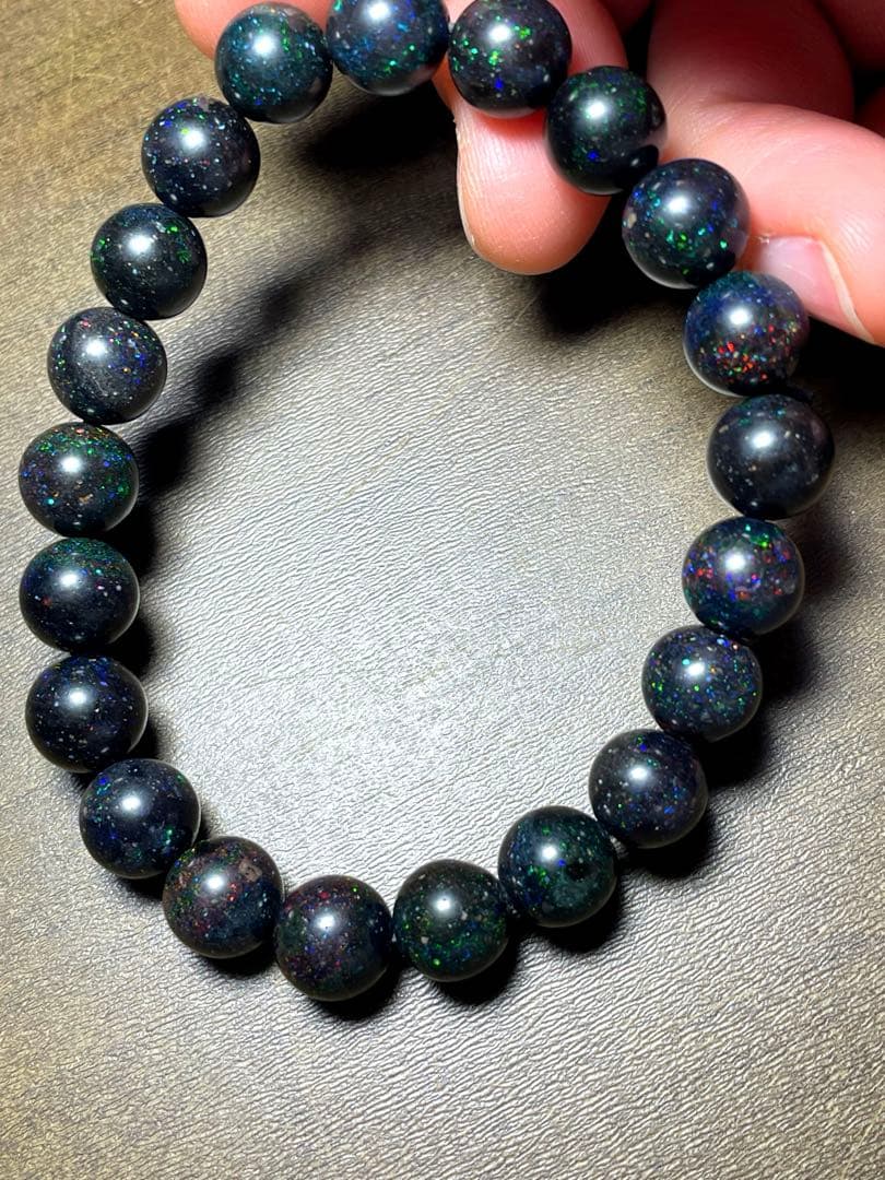 【新入荷】超高品質　ブラックマトリックスオパールブレス9.3㎜（新品未使用）虹色