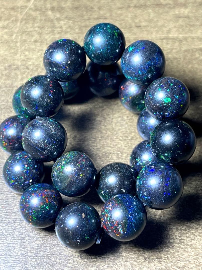 【新入荷】超高品質　ブラックマトリックスオパールブレス9.3㎜（新品未使用）虹色