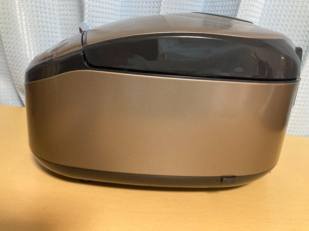 ★美品★　2022年製　HITACHI 圧力IH炊飯器 RZ-EF10E9MT