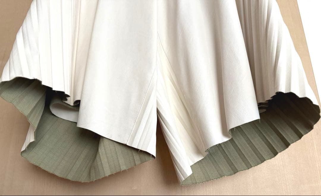 MM6 Maison Margiela プリーツパンツ レザー　メゾンマルジェラ