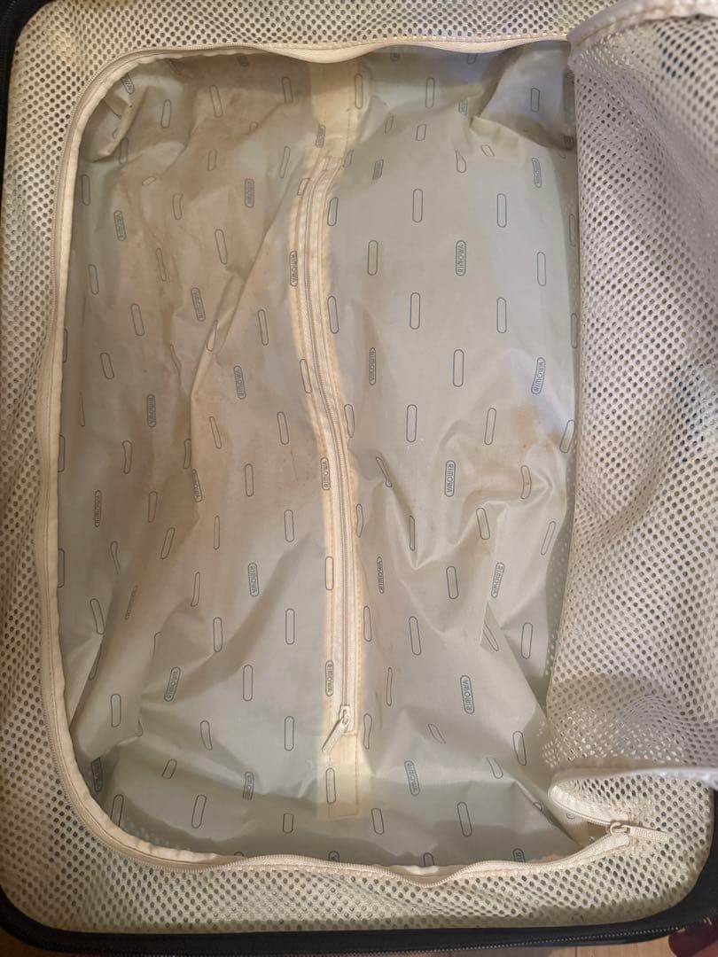 最軽量　リモワスーツケース　機内持ち込みサイズ