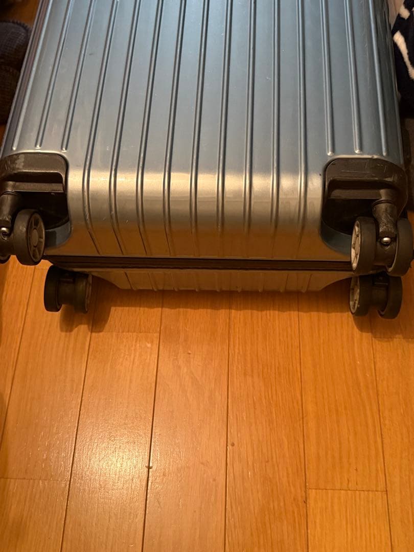 最軽量　リモワスーツケース　機内持ち込みサイズ