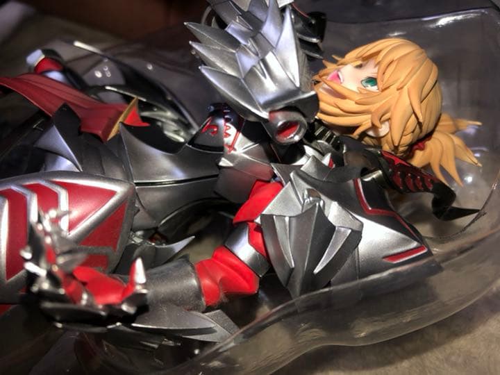 赤のセイバー モードレッド フィギュア fate
