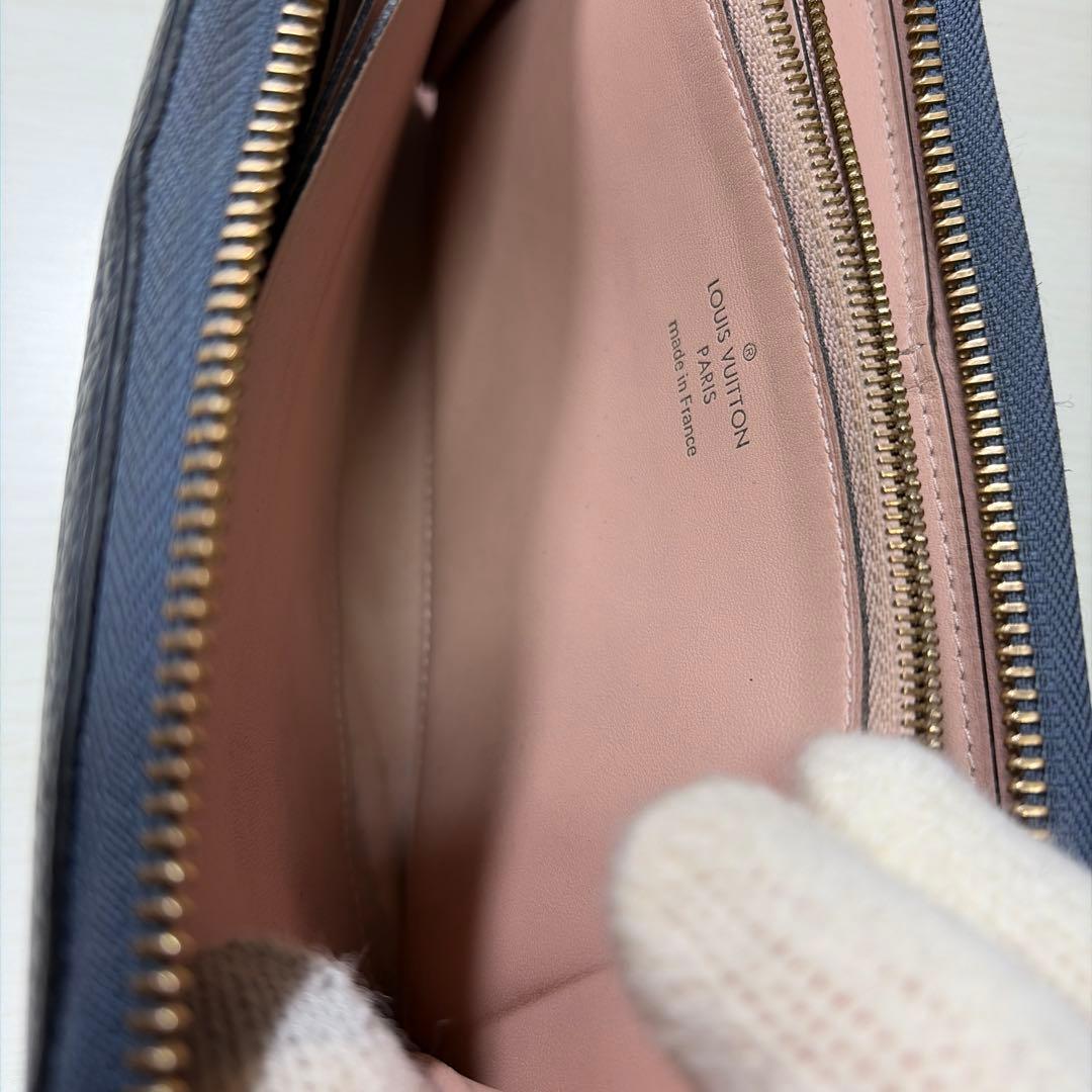 LOUIS VUITTONのPVCレザーの長財布