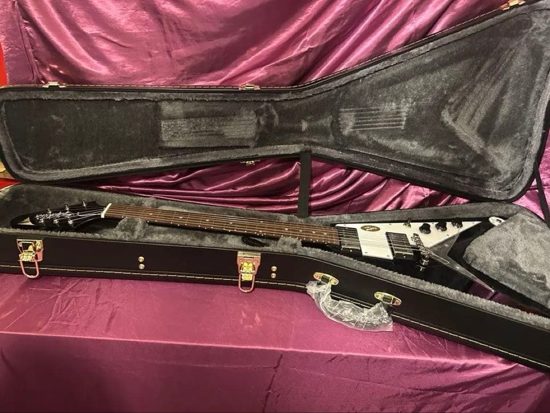 EPIPHONE Flying V Ebony（現行）純正ハードケース付き