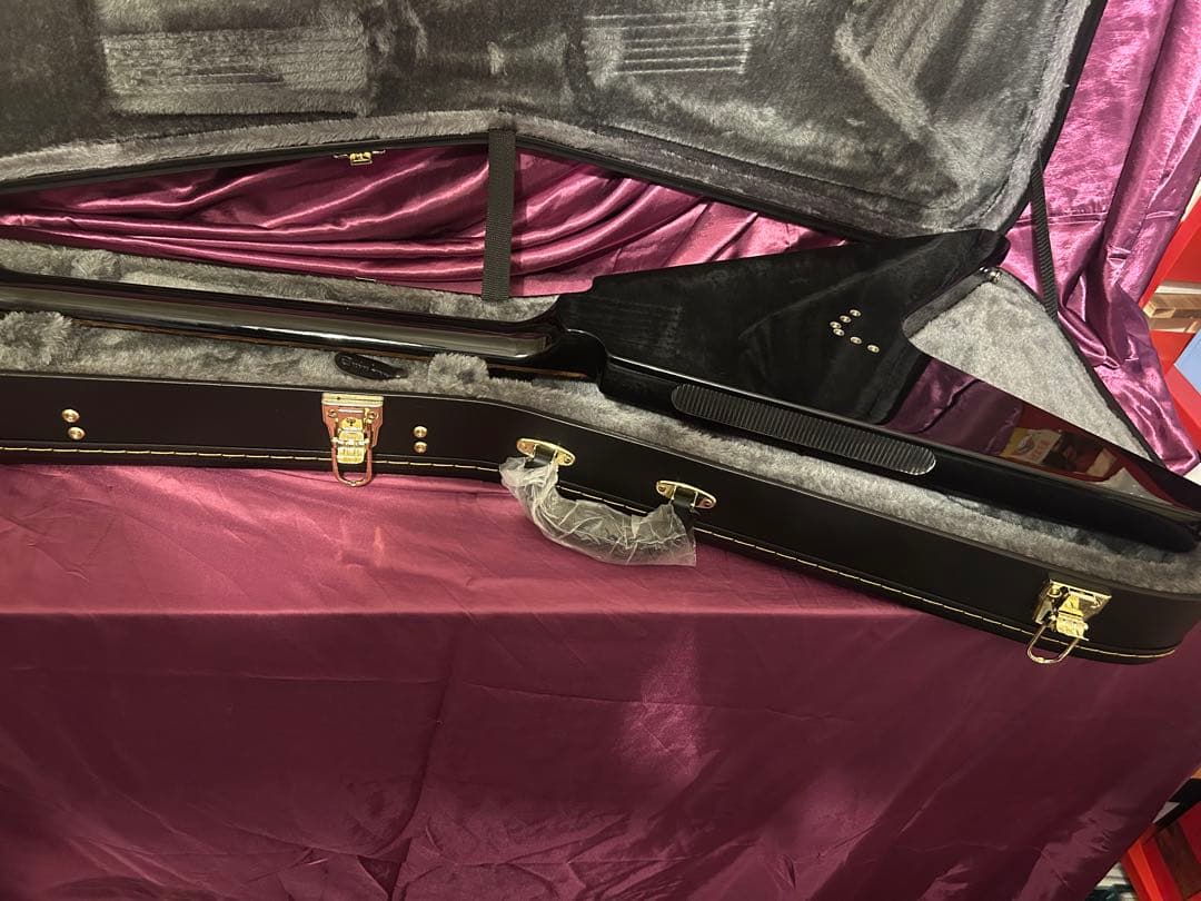 EPIPHONE Flying V Ebony（現行）純正ハードケース付き