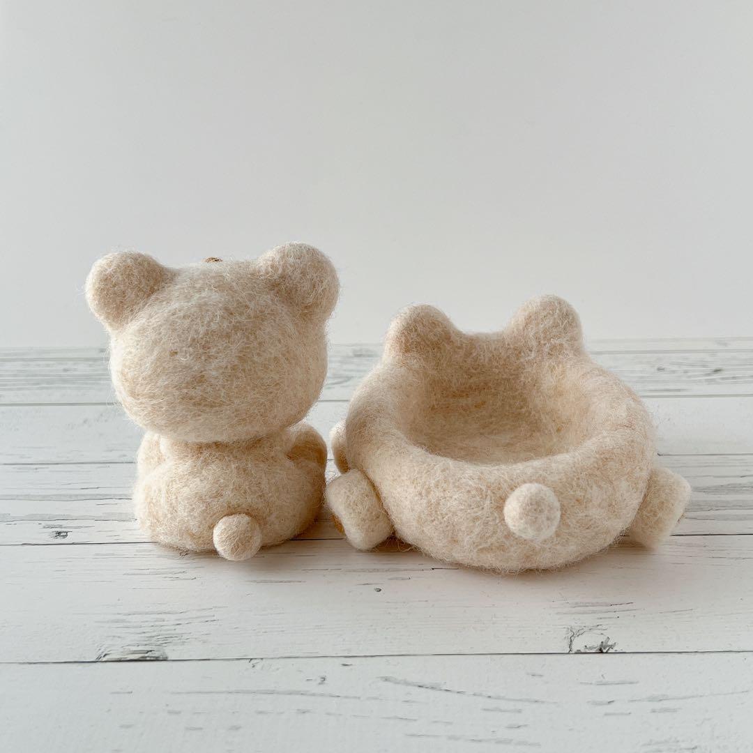 くまカーしろくまちゃん　羊毛フェルト