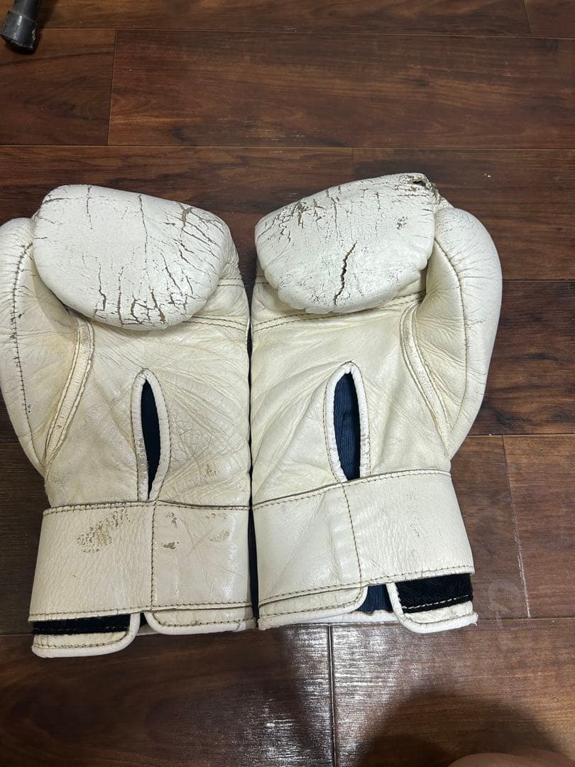 ウィニング　グローブ　8オンス　白