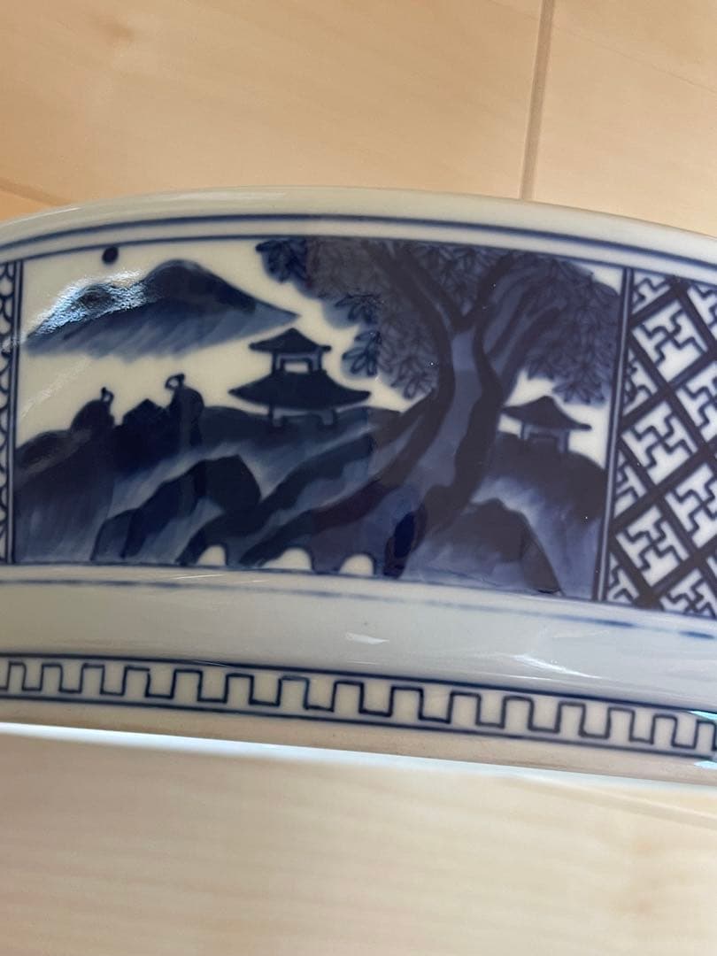 青白い風景画の深皿 陶器