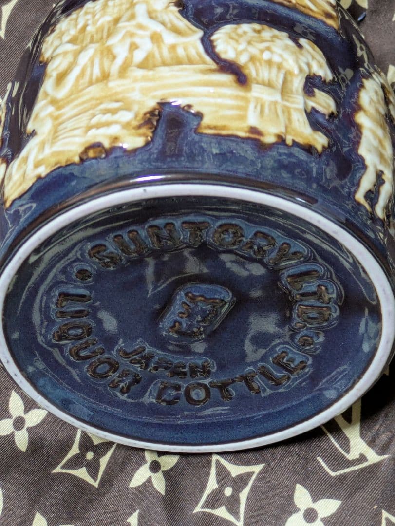 サントリーTHE　WISKY　未開栓 陶器ボトル 750ml