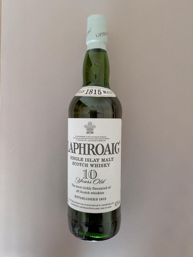 LAPHROAIG SINGLE ISLAY MALT WHISKY 10年